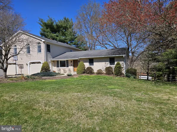 8208 Virginia Ln, Frederick, MD 21704