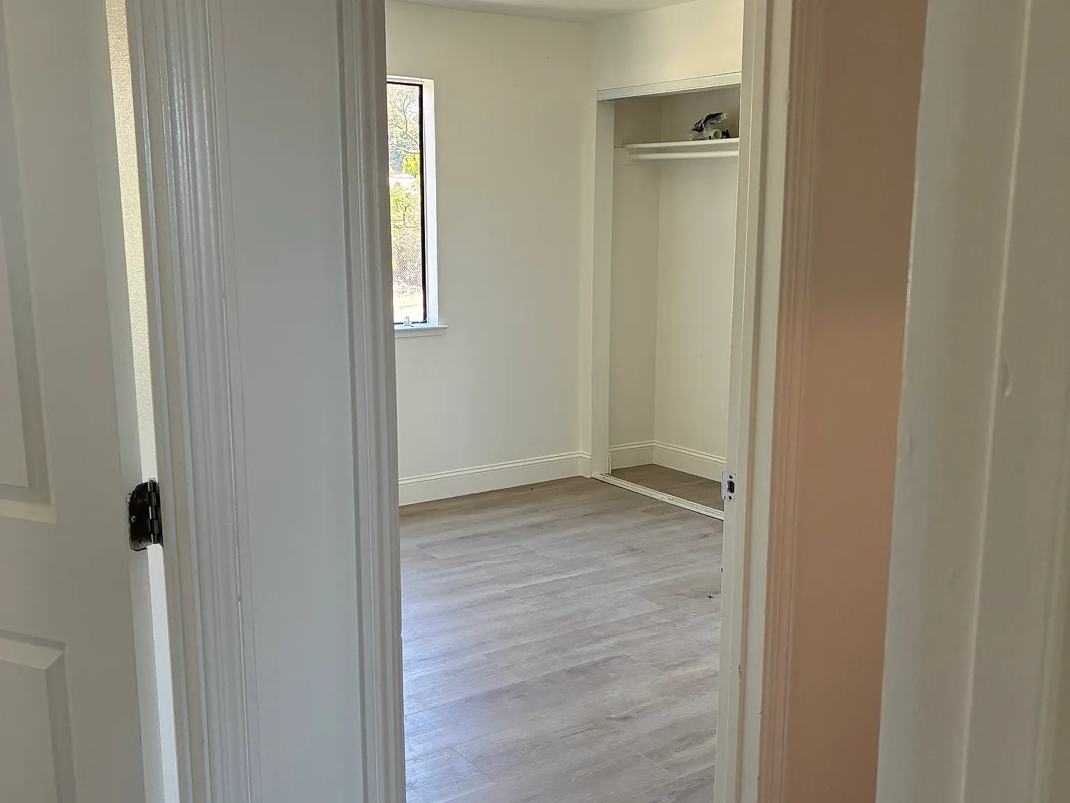 3 bed, 908 sqft, $3,100 — Photo 2