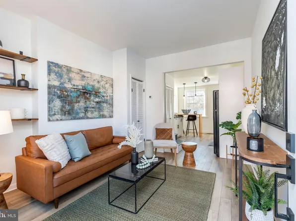 422 W Jefferson St, Philadelphia, PA 19122