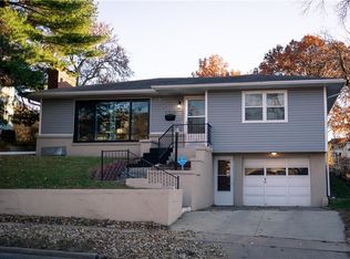 2910 Jules St, Saint Joseph, MO 64501