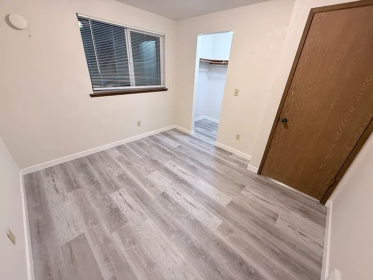 Manor Apartments — Photo 14