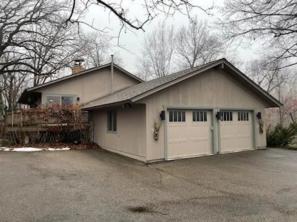 16121 Rosemary Ln, Wayzata, MN 55391