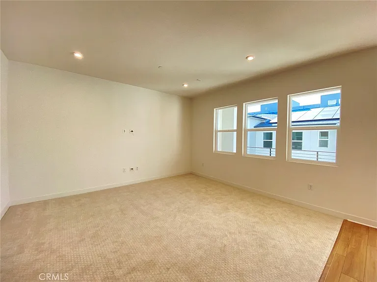1110 Urbana St — Photo 13