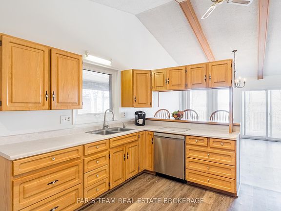5th image of 62 Woodcrest Rd