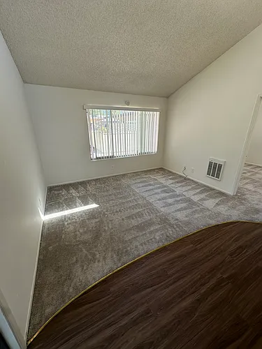 270 W Alamar Ave #20 Photo 1
