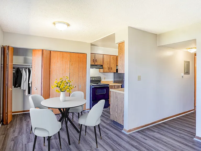 Waterford Apartments — Photo 6