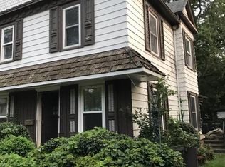 18406 Melville Rd, Cleveland, OH 44110