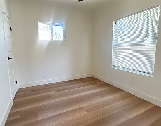 5th image of 718 Bernard St