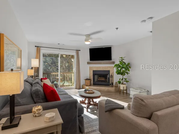 50 Yacht Cove Dr APT 326, Hilton Head Island, SC 29928