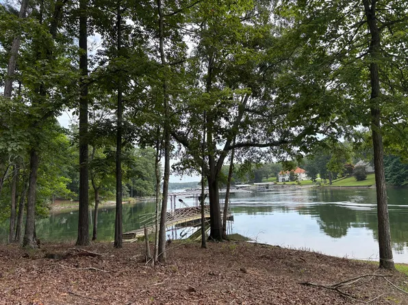 Honeysuckle Dr, Jasper, AL 35504
