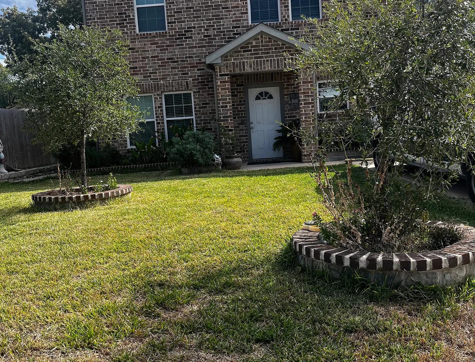 5 bed, 1995 sqft, $2,525 — Photo 1