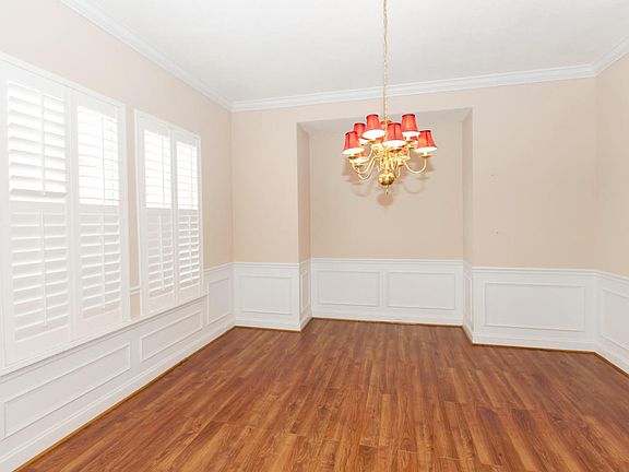 5th image of 1043 Eagle Point Dr