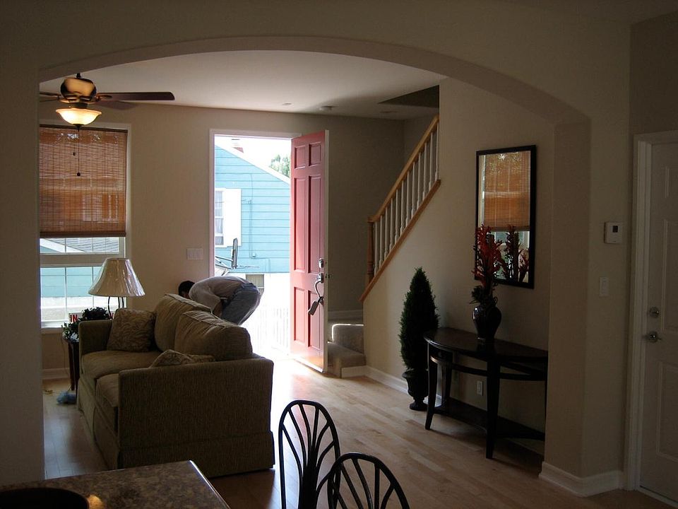 1st image of 3892 Redondo Beach Blvd