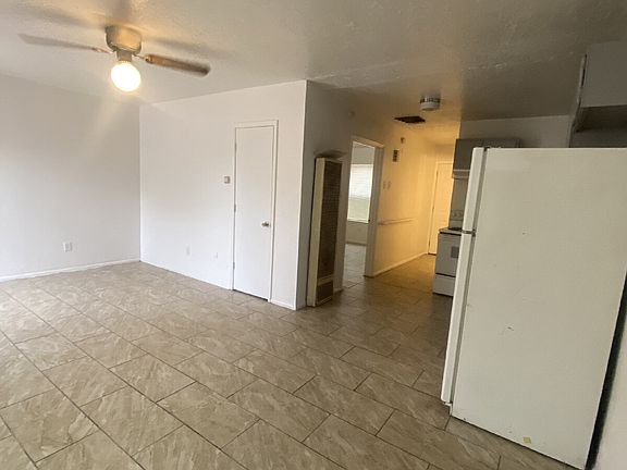 2nd image of 408 Texas St NE #B