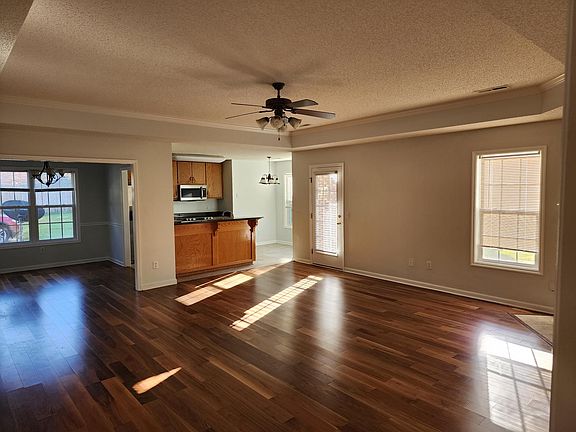 4th image of 131 Shelly Ln
