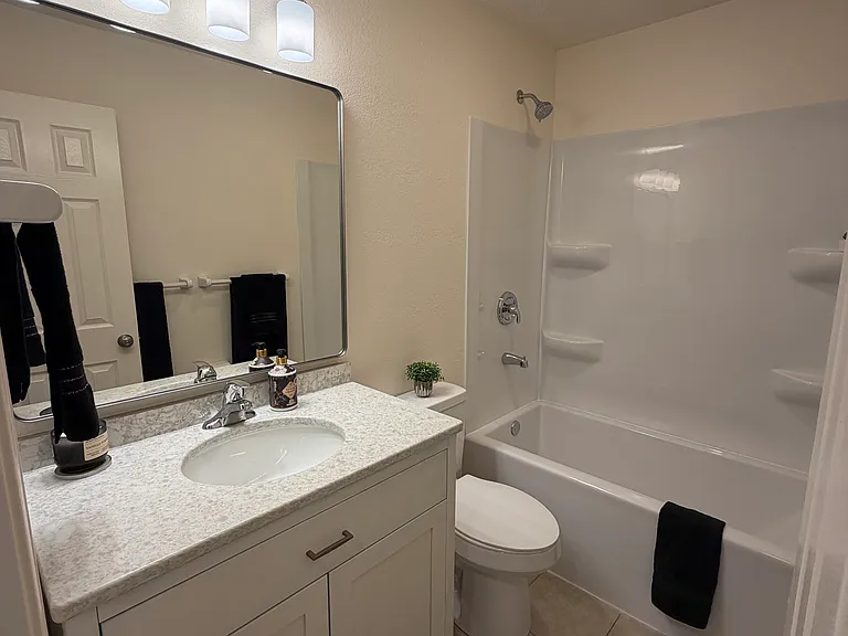 228 NW Waterwheel Ct — Photo 34