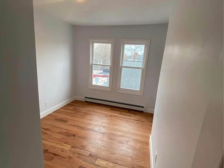 35 William St #6 — Photo 7