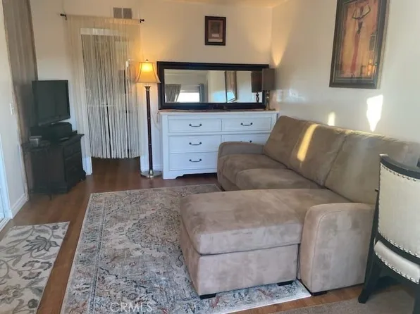 22165 Caminito Petatlan, Laguna Hills, CA 92653