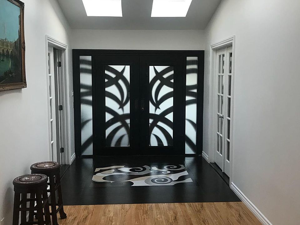 1st image of 14012 Chandler Blvd