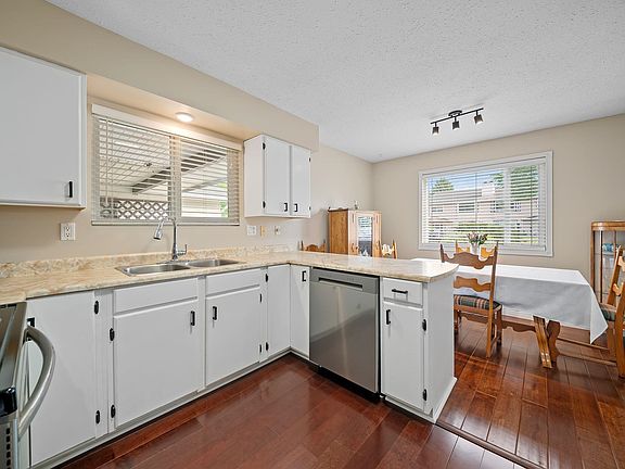 4th image of 17213 59a Ave
