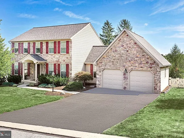 114 E Greenbriar Dr, Jacobus, PA 17407