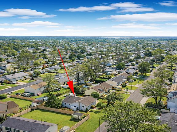 3rd image of 385 Delaware Drive