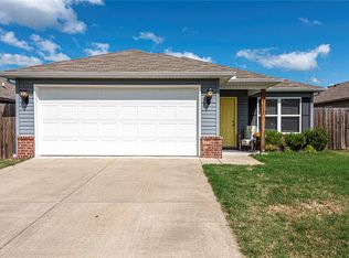 5095 W Claxton Cir, Fayetteville, AR 72704