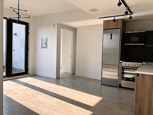 1st image of 2706 Snyder Ave #112