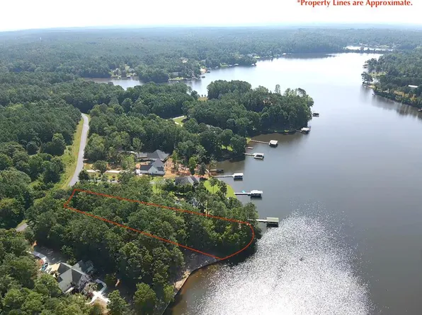 311 W Commodore Dr, Cross Hill, SC 29332