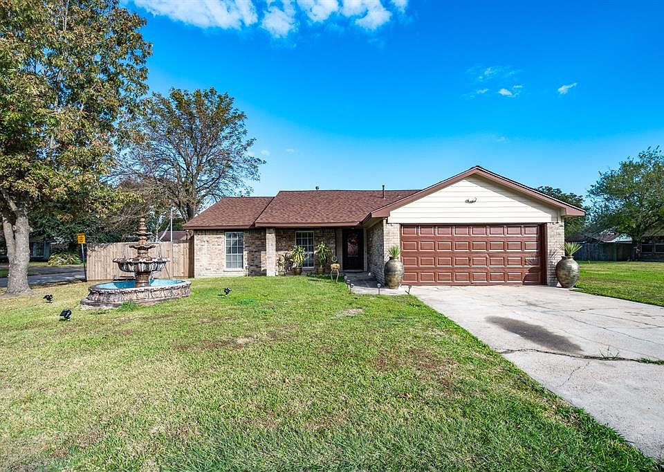 1st image of 3406 Old Oaks Dr