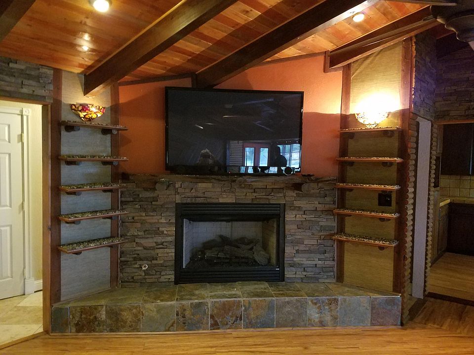 firplace living room