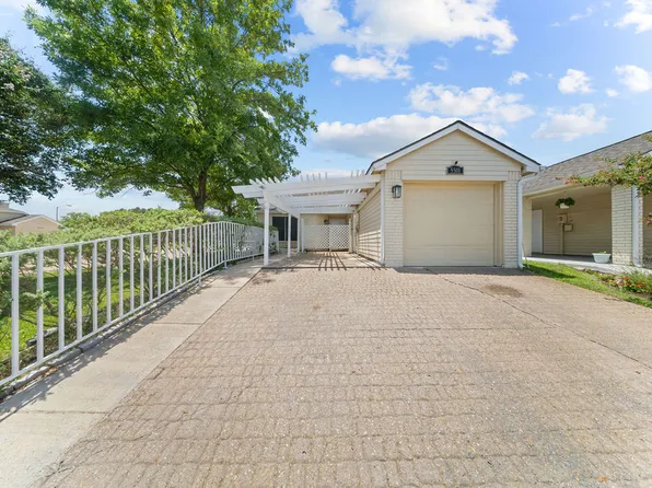 5501 Stoney Glen Dr, Mesquite, TX 75150
