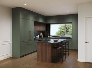 602 E 2nd St #106, North Vancouver, BC V7L1E3