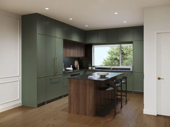 602 E 2nd St #106, North Vancouver, BC V7L 1E3