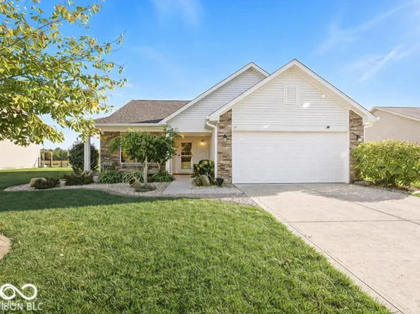 4339 W Parkway Ct, New Palestine, IN 46163