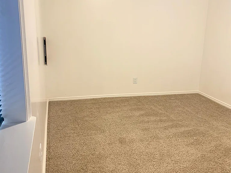 10512 N 5470 W — Photo 10