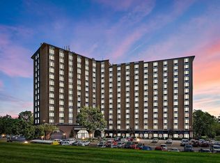 1 Renaissance Pl UNIT 203, Palatine, IL 60067