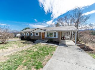 908 Locklaine Dr, Johnson City, TN 37601