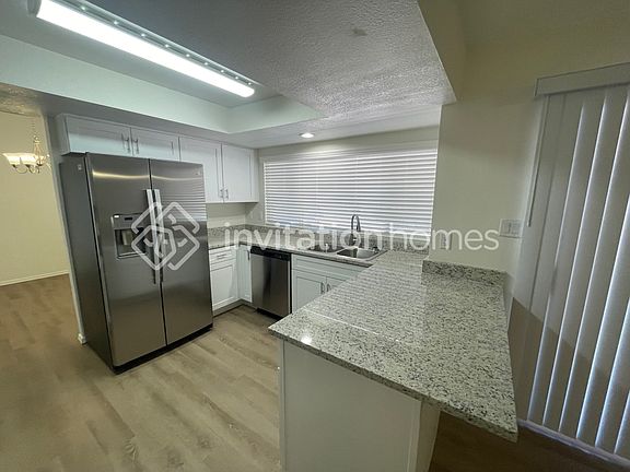 5th image of 5352 W Sunnyside Dr