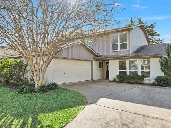 2304 W Briargate Dr, Bryan, TX 77802