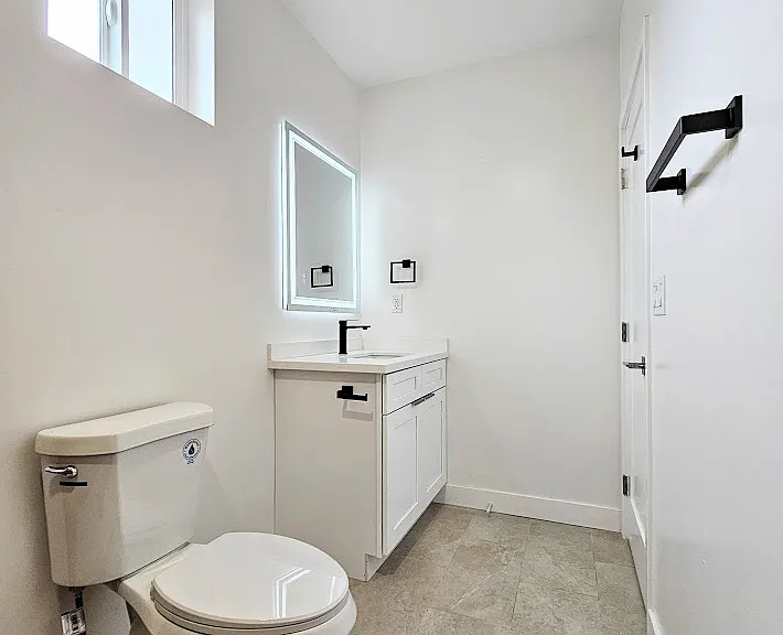 1270 Froude St #1270 — Photo 13