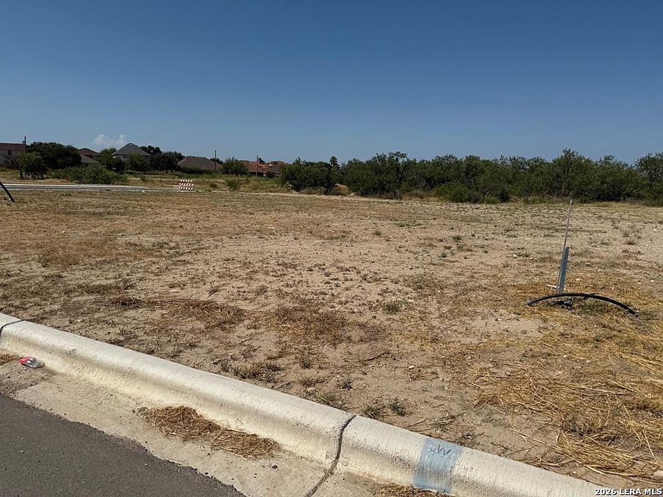 2nd image of 706 Encinal Drive