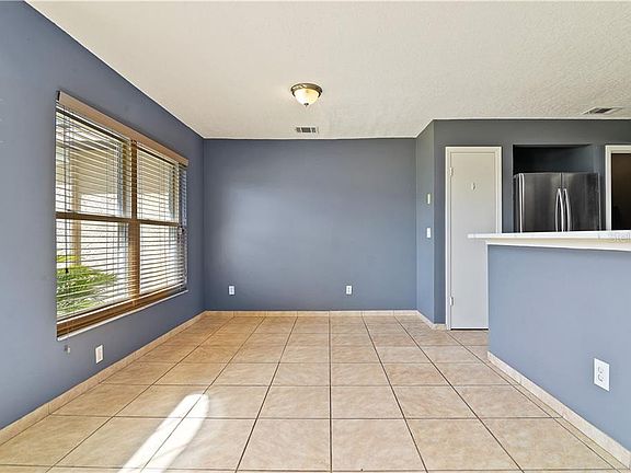 5th image of 839 Honolulu Woods Ln