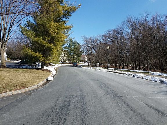 4th image of 3601 Riddle Ct