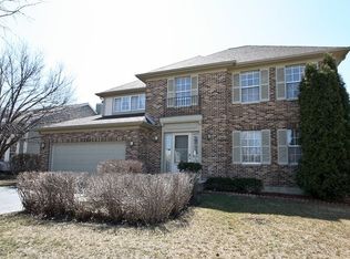 722 Huntington Dr, Carol Stream, IL 60188