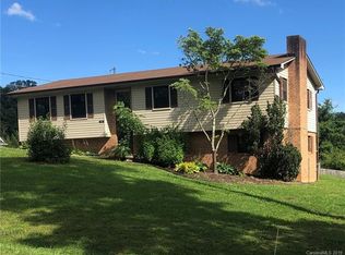 24 Golden Leaf Dr, Marion, NC 28752