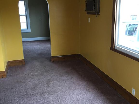 4th image of 217 W Summit St