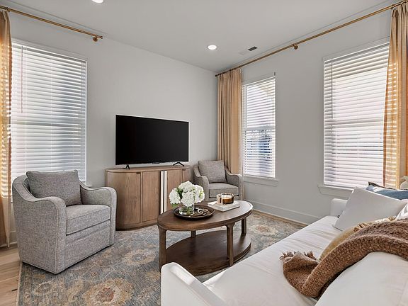 4th image of 2981 Hodley Ave