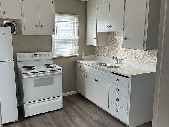 5th image of 1007 E Russell St