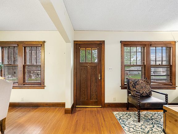3rd image of 1330 Eleanor Ave